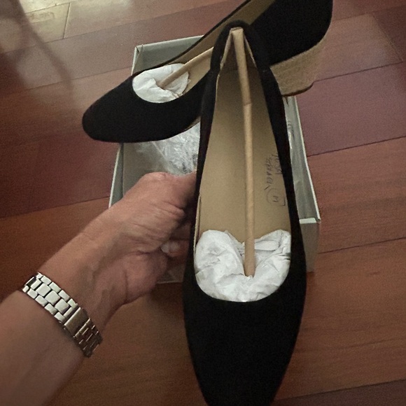 Abeo Black Suede wedge shoes (New in Box) - Picture 5 of 5